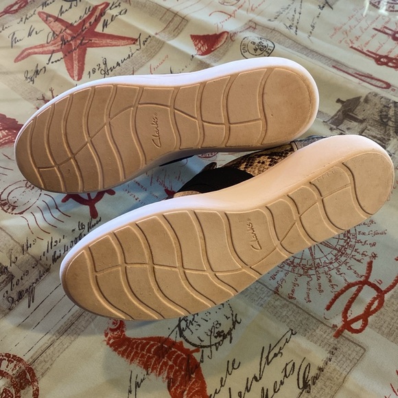 Clark’s ultimate comfort cushion feel slip on loafers. - Picture 3 of 6